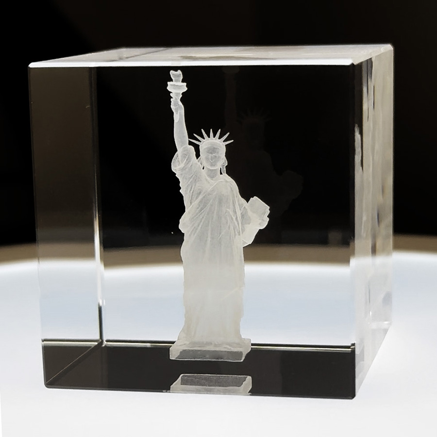 Crystal inner engraving 