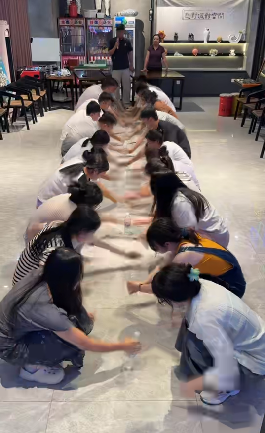 抢水瓶